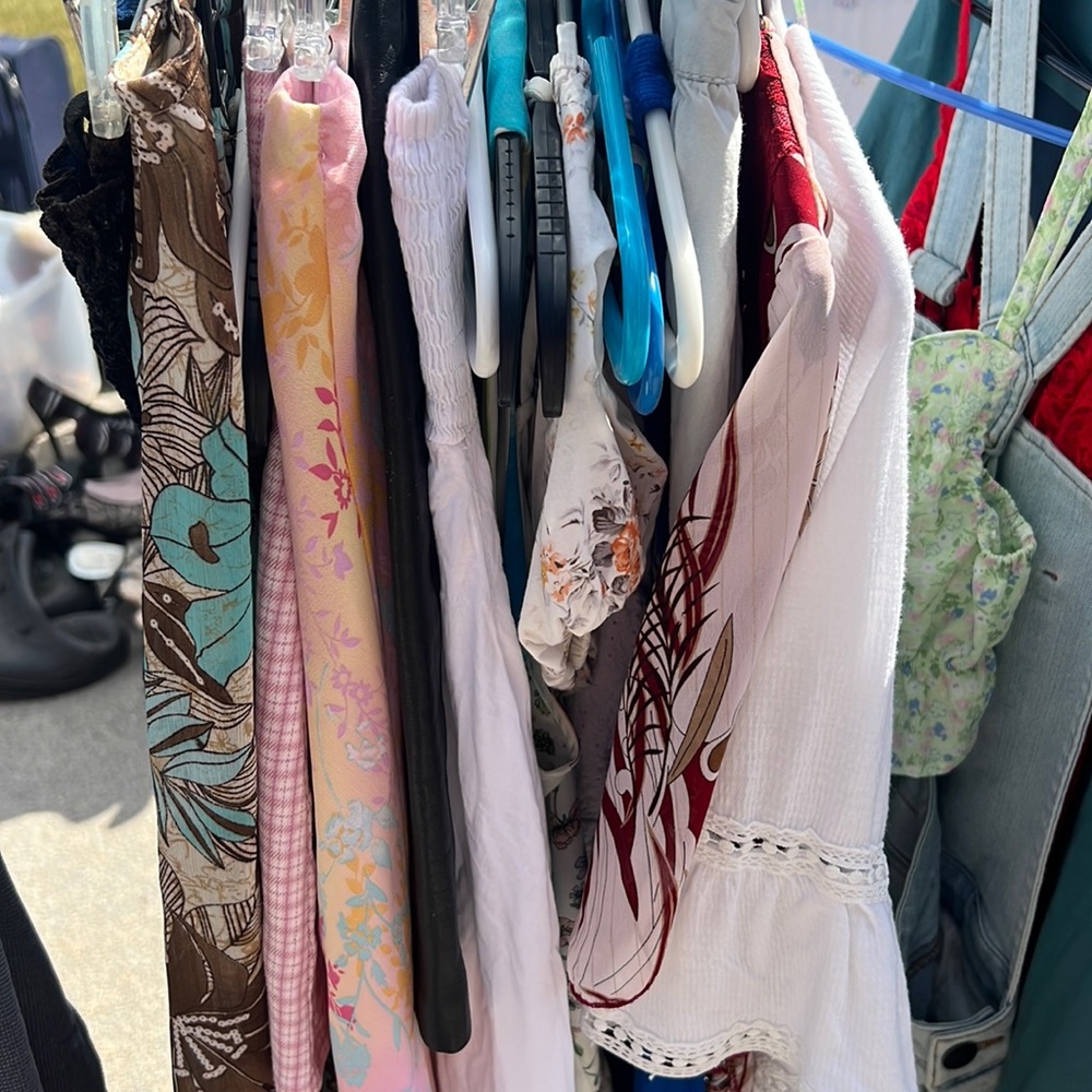 bundle of 20 dresses/skirts/blouses. small-large